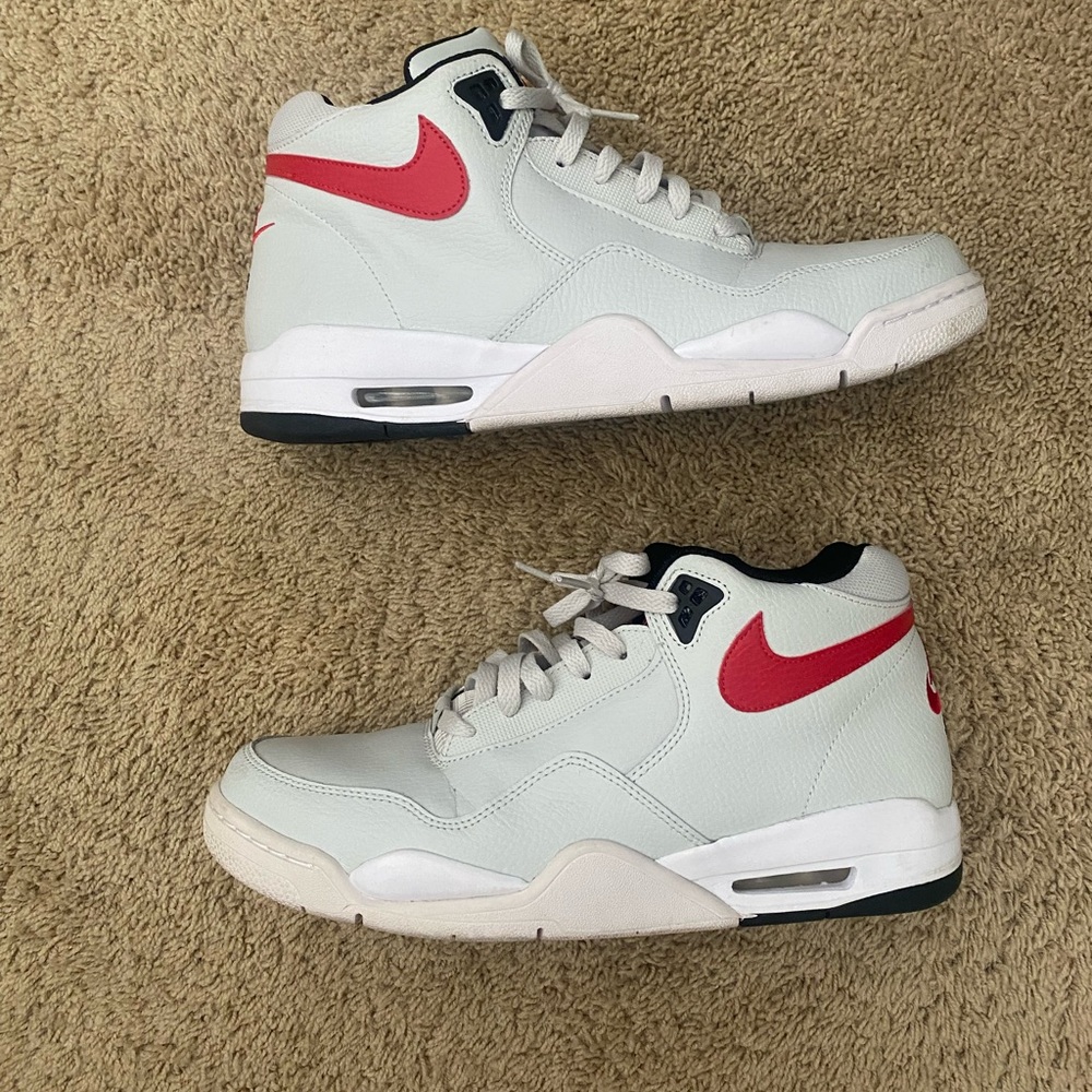 NIKE AIR LEGACY